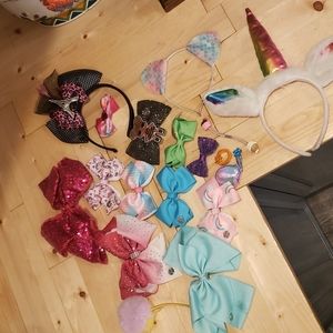 32 piece Hair accessories lot